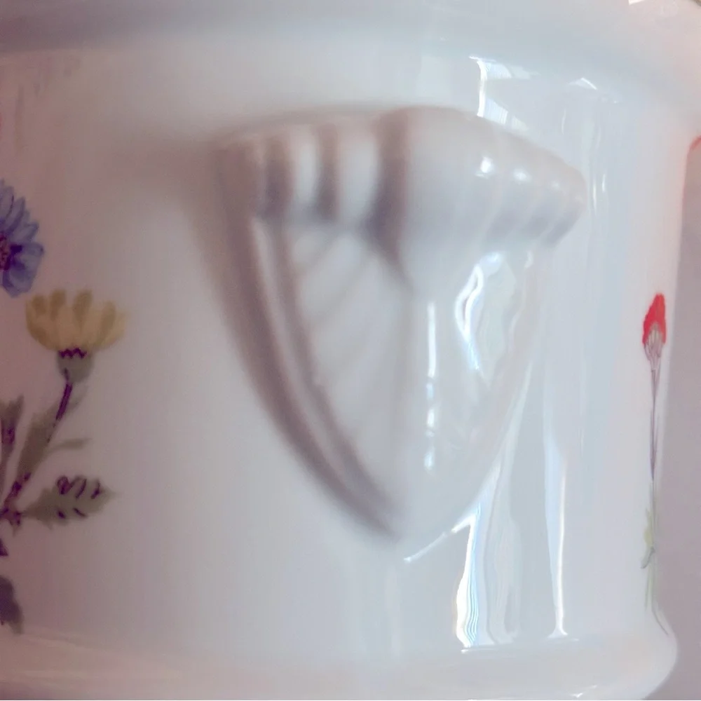𝅺Louis Lourioux, Wild Flower 1 qt. Oval covered casserole